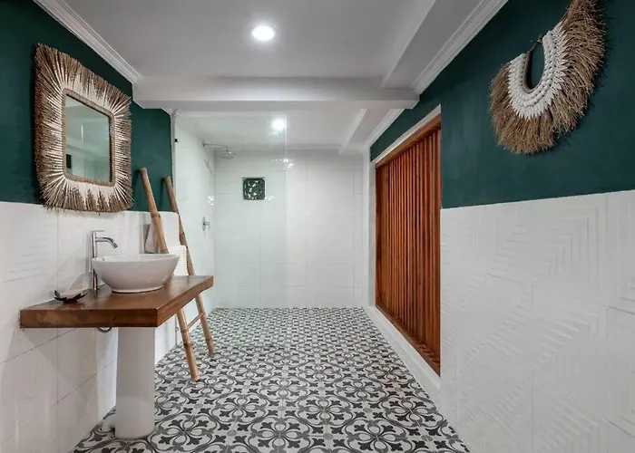 Family Paradise Villa, Shared Pool, Jungle & Rice Field Views Ubud