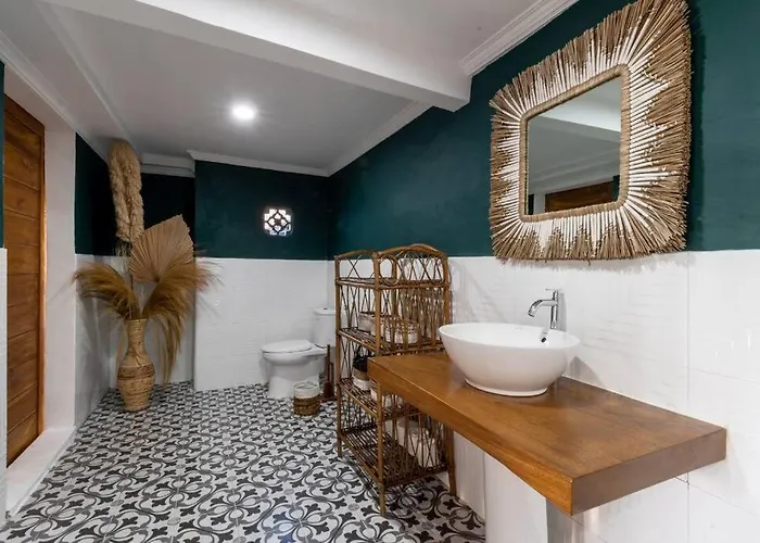 Family Paradise Villa, Shared Pool, Jungle & Rice Field Views * Ubud